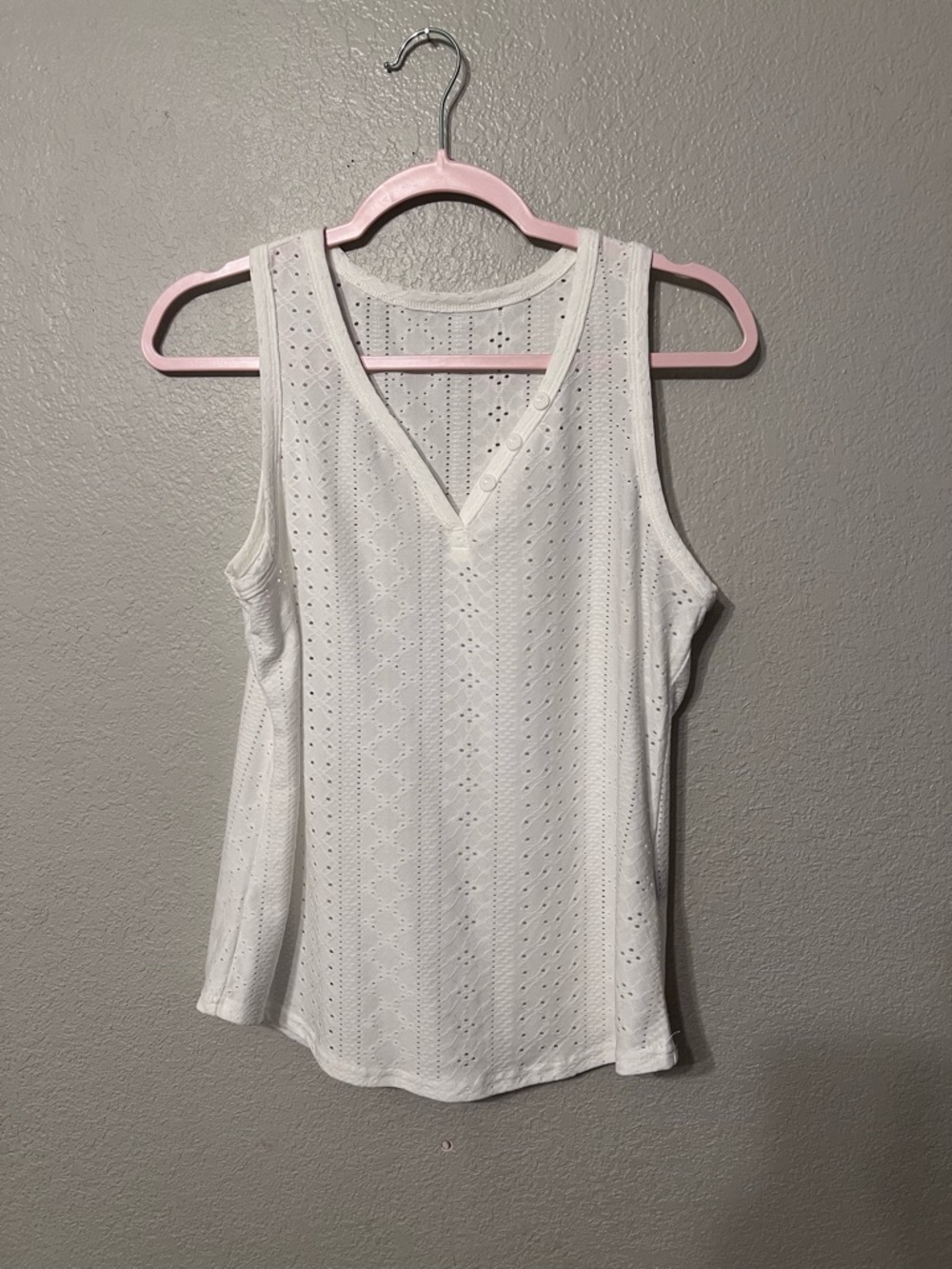 Women's White Eyelet V-Neck Sleeveless Top